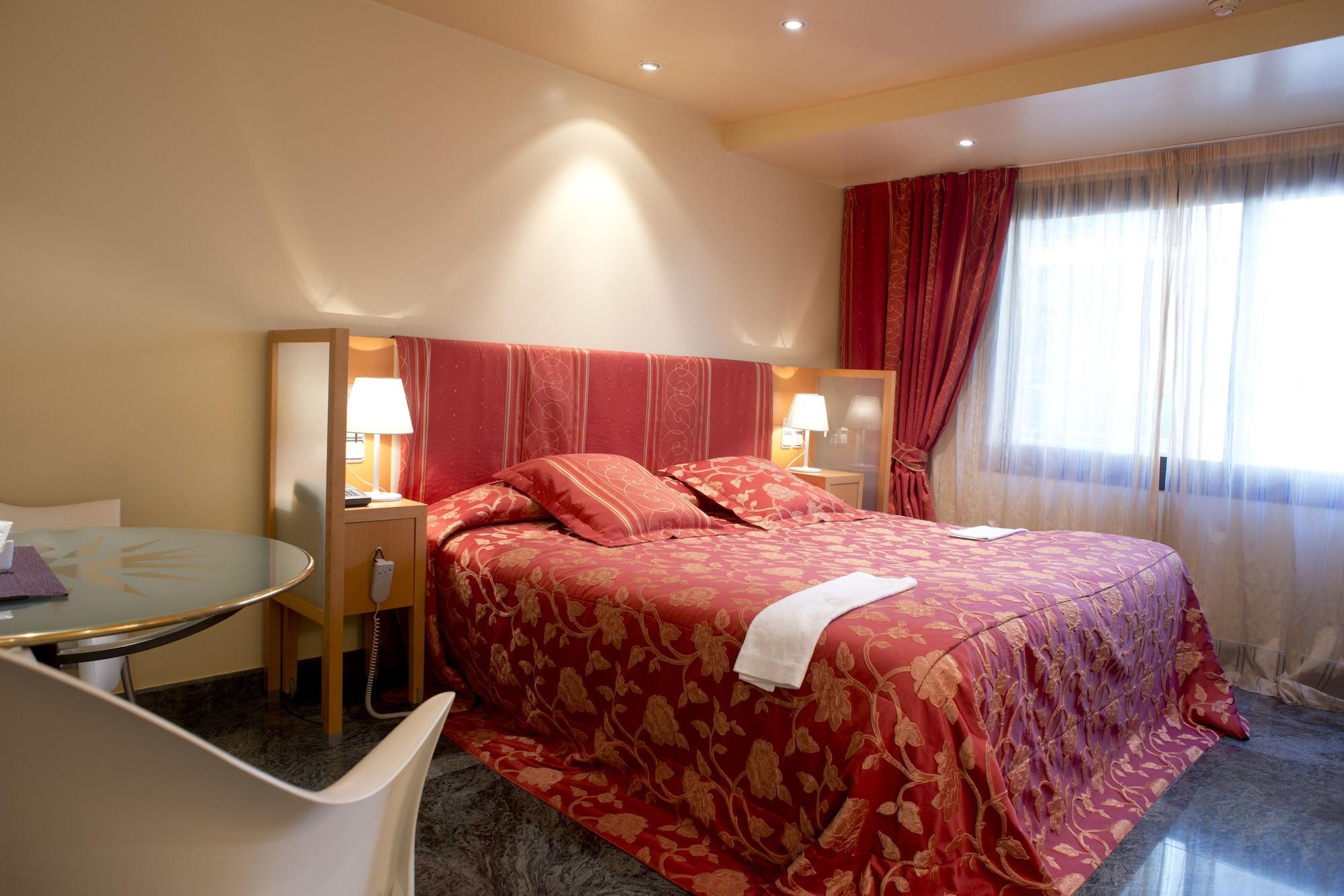 A Casa Canut Hotel Gastronomic Les Escaldes Dış mekan fotoğraf A bedroom at the hotel