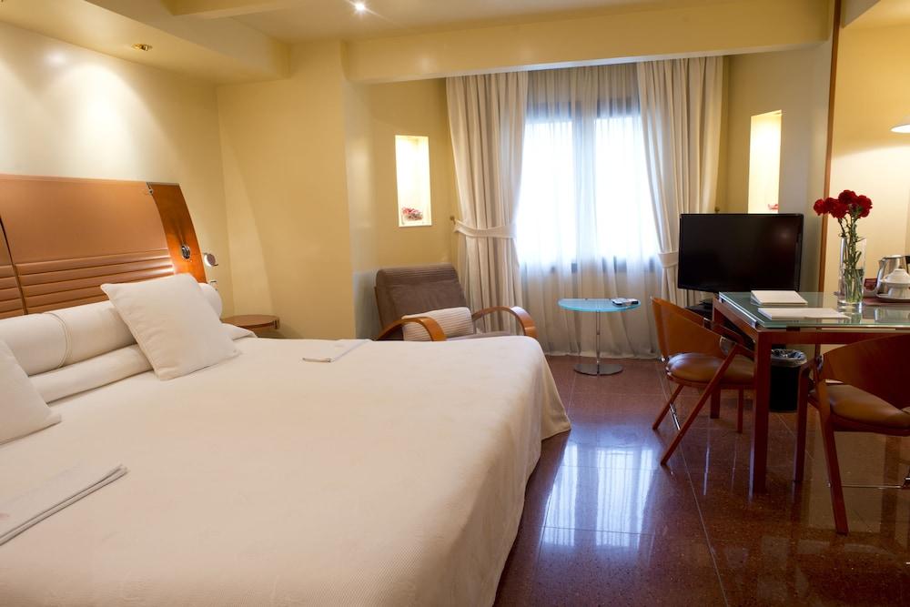 A Casa Canut Hotel Gastronomic Les Escaldes Dış mekan fotoğraf A room at the hotel