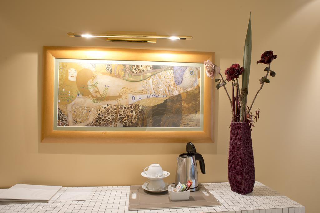 A Casa Canut Hotel Gastronomic Les Escaldes Dış mekan fotoğraf A picture light