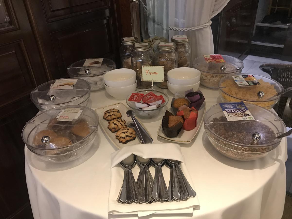 A Casa Canut Hotel Gastronomic Les Escaldes Dış mekan fotoğraf A typical afternoon tea